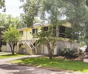 Photo 2 - 601 Dolphin Rd