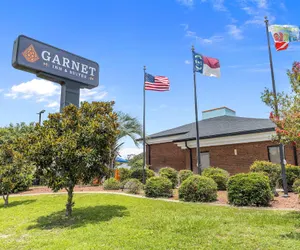 Photo 2 - Garnet Inn & Suites, Morehead City near Atlantic Beach