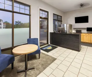 Photo 5 - Days Inn by Wyndham Branson Ozarks