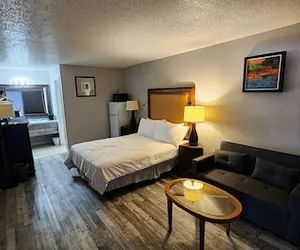 Photo 4 - Days Inn by Wyndham Branson Ozarks