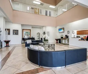 Photo 4 - South River Suites