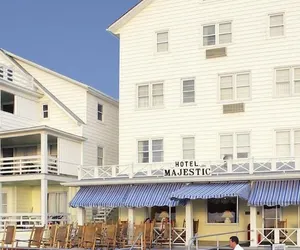 Photo 2 - Majestic Hotel & Apartments