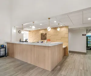 Photo 4 - Comfort Inn & Suites Madison East - Monona