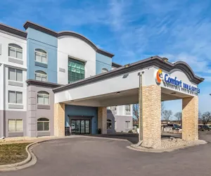 Photo 2 - Comfort Inn & Suites Madison East Interstate I-90