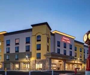 Photo 2 - Hampton Inn & Suites Marina