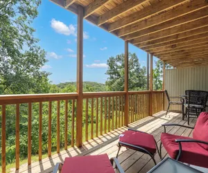Photo 2 - Black Bear Lodge - 1 Mile From Silver Dollar City