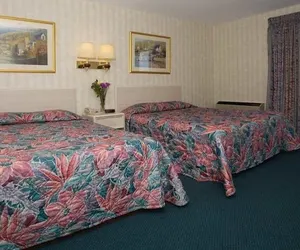 Photo 4 - Winnapaug Inn