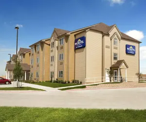 Photo 2 - Microtel Inn & Suites by Wyndham Kenedy/Karnes City