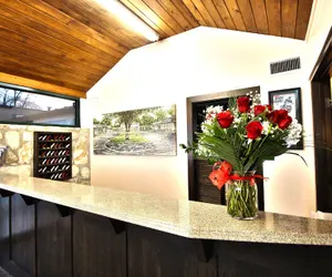 Photo 4 - Peach Tree Inn & Suites