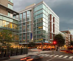 Photo 2 - Hilton Garden Inn Washington DC/Georgetown Area