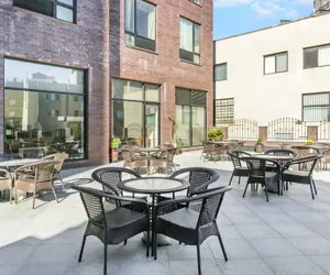 Photo 2 - Ramada by Wyndham Flushing Queens