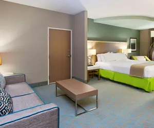 Photo 3 - Holiday Inn Express Hotel & Suites Warner Robins North West, an IHG Hotel