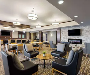 Photo 2 - La Quinta Inn & Suites by Wyndham Sioux Falls