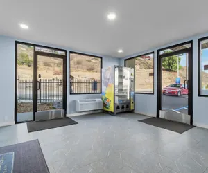 Photo 4 - Travelodge by Wyndham Fairplex Pomona