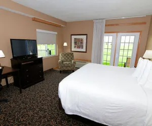Photo 5 - Cobblestone Inn & Suites - Denison Majestic Hills