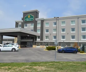 Photo 2 - La Quinta Inn & Suites by Wyndham Rochester Mayo Clinic S