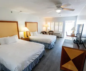 Photo 4 - Pirate's Cove Resort & Marina