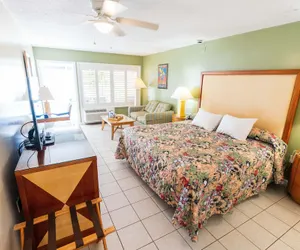 Photo 3 - Pirate's Cove Resort & Marina