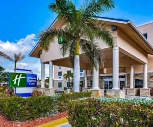 Photo 2 - Holiday Inn Express & Suites Lantana, an IHG Hotel