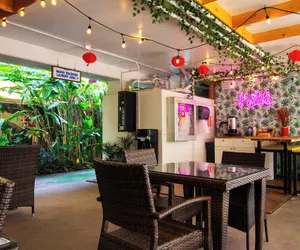 Photo 4 - Waikiki Beachside Hostel