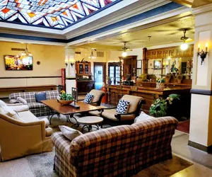 Photo 2 - Monte Villa Hotel