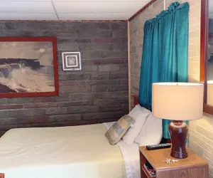 Photo 3 - Falls Motel
