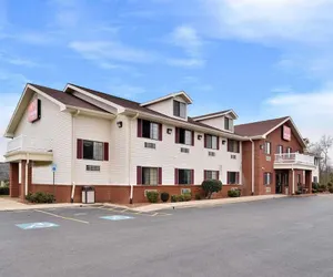 Photo 2 - Econo Lodge Inn & Suites Shelbyville