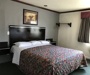Photo 2 - Starlight Inn Canoga Park