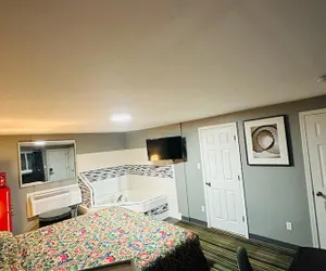 Photo 4 - Catalina Airport Motel