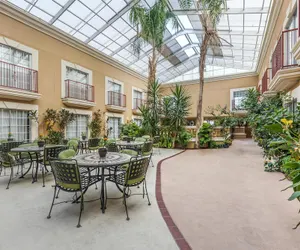Photo 2 - Best Western Plus Atrium Inn