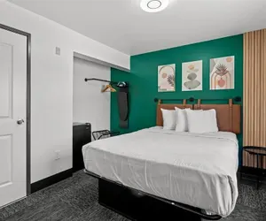 Photo 4 - Le Bon Hotel Hollywood