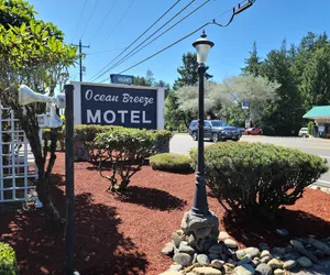 Photo 2 - Ocean Breeze Motel