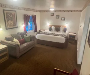 Photo 3 - Ocean Breeze Motel