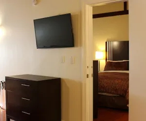Photo 4 - Lombard Plaza Motel