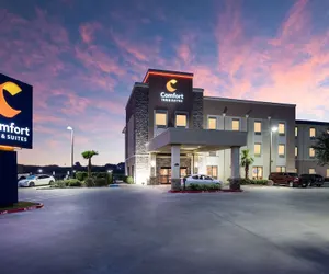 Photo 2 - Comfort Inn & Suites Victoria North