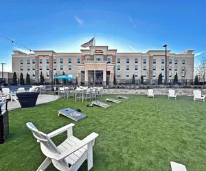 Photo 2 - Hampton Inn & Suites Robbinsville