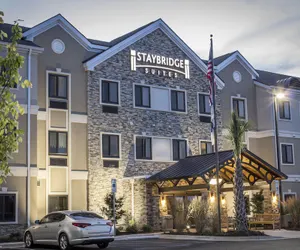 Photo 2 - Staybridge Suites Jacksonville - Camp Lejeune Area, an IHG Hotel