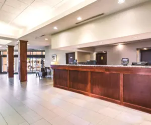 Photo 4 - Norwood Inn & Suites Milwaukee