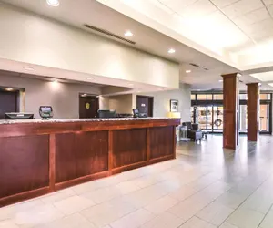 Photo 3 - Norwood Inn & Suites Milwaukee