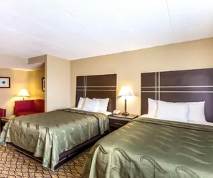 Photo 2 - Norwood Inn & Suites Milwaukee