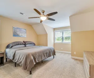 Photo 5 - Lake Wateree Vacation Home 4 Bedroom Home by Redawning