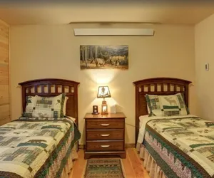 Photo 5 - Fox Den Lodge