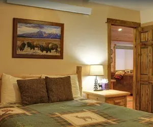 Photo 3 - Fox Den Lodge