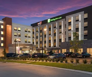 Photo 2 - Holiday Inn & Suites Mt Juliet – Nashville Area, an IHG Hotel