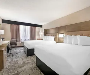 Photo 4 - Brooklyn Center Hotel