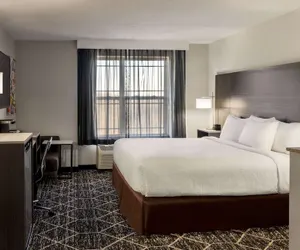 Photo 2 - La Quinta Inn & Suites by Wyndham Lake George