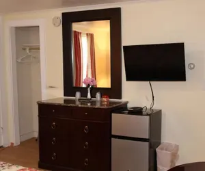 Photo 4 - Royal Coach Motor Lodge