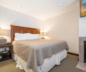 Photo 3 - Suites at Silver Tree A124