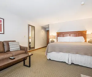 Photo 4 - Suites at Silver Tree A124
