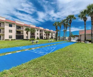 Photo 4 - Ocean Village Club P33